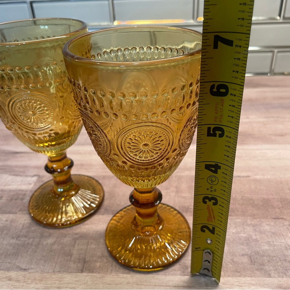 Set of 2 Amber Glass Goblets 10 oz Stemmed Cup Medallion Design Embossed - Picture 5 of 7